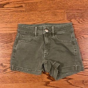 Green super super stretch shorts